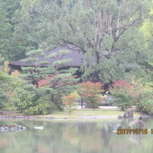 毛越寺と同じ造りです。