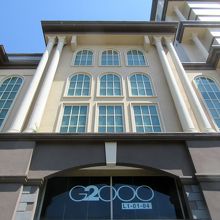 「テキスタイル博物館」側からは、まるでオフィスビル