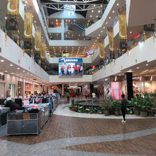 左手には「百盛(PARKSON)」が入居していました