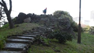 日比谷公園内の山