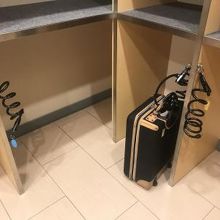 荷物置き場、鍵があるのもうれしいですね。