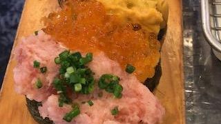 昼飲みでにぎわっていました。