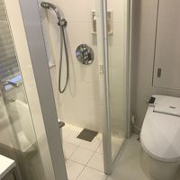 左がシャワースペースです。