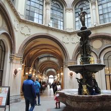 高さ6ｍのドナウ・マーメイドの噴水