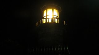 目印としては歩道橋のすぐたもとになります