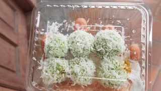 美味しいお菓子とお洒落な雑貨店