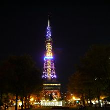 ライトアップされたさっぽろテレビ塔