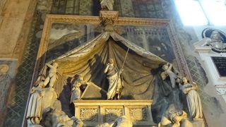 ピサネッロの受胎告知