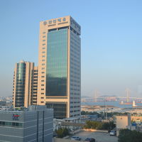 部屋から釜山港が望める