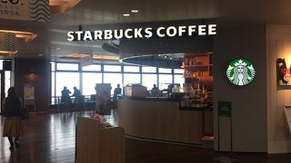 海を眺めながらカフェラテで、、、