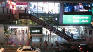 夜のサヤーム スクエア