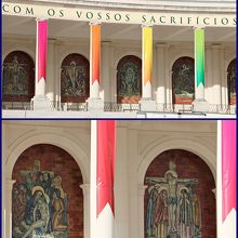 キリストの受難が描かれたモザイク画