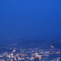 ホテルバルコニーから見るトワイライトタイムの夜景
