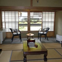 ログハウスがメインのお宿ですが、本館の和室です。