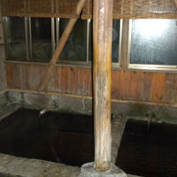 男性用内風呂。何故、趣の異なる男女の風呂を入替えないのか疑問