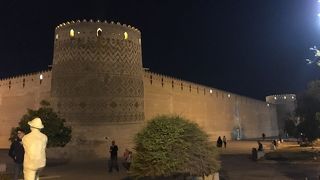 18世紀の王の築いた質実剛健な居城