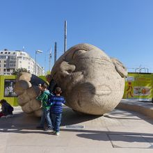 顔のオブジェ。