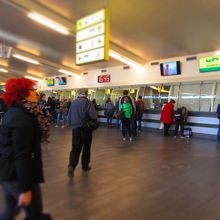 ターミナル内部