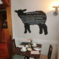 メニュー黒板も、子羊の形！