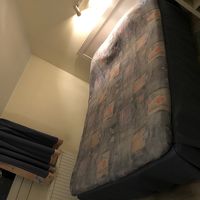 シングルの客室です。屋根裏部屋みたいでした。