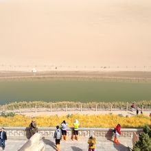 砂漠のオアシス、月牙泉