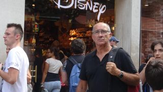 世界中どこだって大好きミッキー