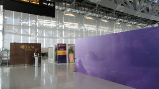 タイ国際航空国際線上級クラス利用時は、”空港の中の空港”を利用できます
