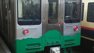 2017年４月16日現在、上越妙高での東京方面行きの新幹線との接続はあまりよくありません