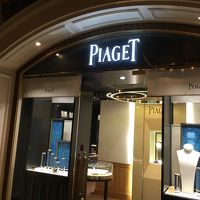 大きいピアジェのブティック