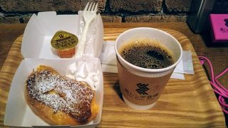 美味しいコーヒーとフレンチトーストの「黒レンガ倉庫cafe」