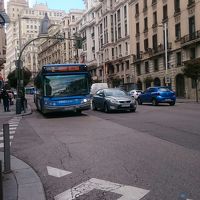 ホテル側～ソロ駅までの道。21時頃まで賑わってます