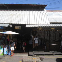 ウィークエンド マーケット (チャトゥチャック市場)