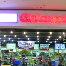 お土産用のお菓子なども揃っています