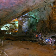 洞窟内をぐるっと一周