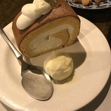 メープルのロールケーキ