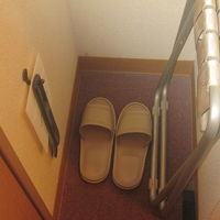 あまり見かけない使いまわしのスリッパ(以前は当たり前でした)