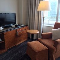 ソファーとTV。