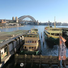 各方面のフェリーが発着するサーキュラ・キー