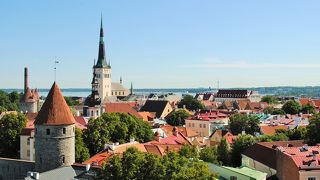 タリンの旧市街の高台にあるトームペアには３ケ所の展望台があります。