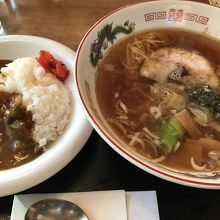 ラーメン＋半カレー
