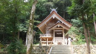 出雲大社の一番奥の上の方にある摂社。