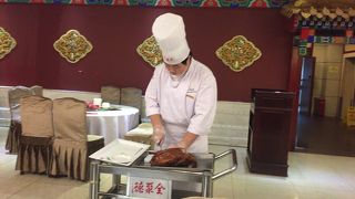 北京ダックを楽しめます。