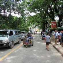 タチレクの街に入ります