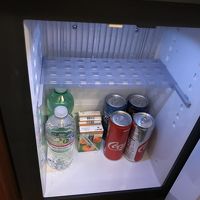冷蔵庫の飲み物は全て無料・太っ腹ですよね