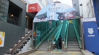 そんなに高くはないです。