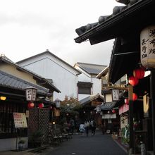 風情のある湯の坪横丁