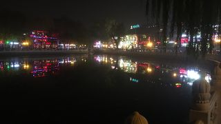 夜は違った側面を持ちます。