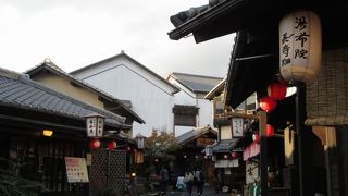 どこか懐かしさを感じる横丁