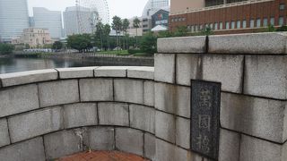 馬車道から赤レンガ倉庫方面へ