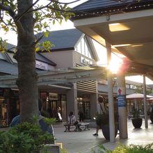 ベンチも少しありました